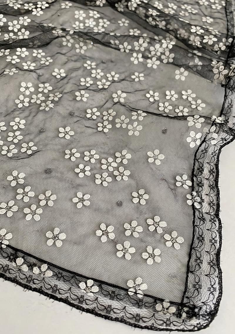 روسری سه گوش ادامسی دور دانتل
